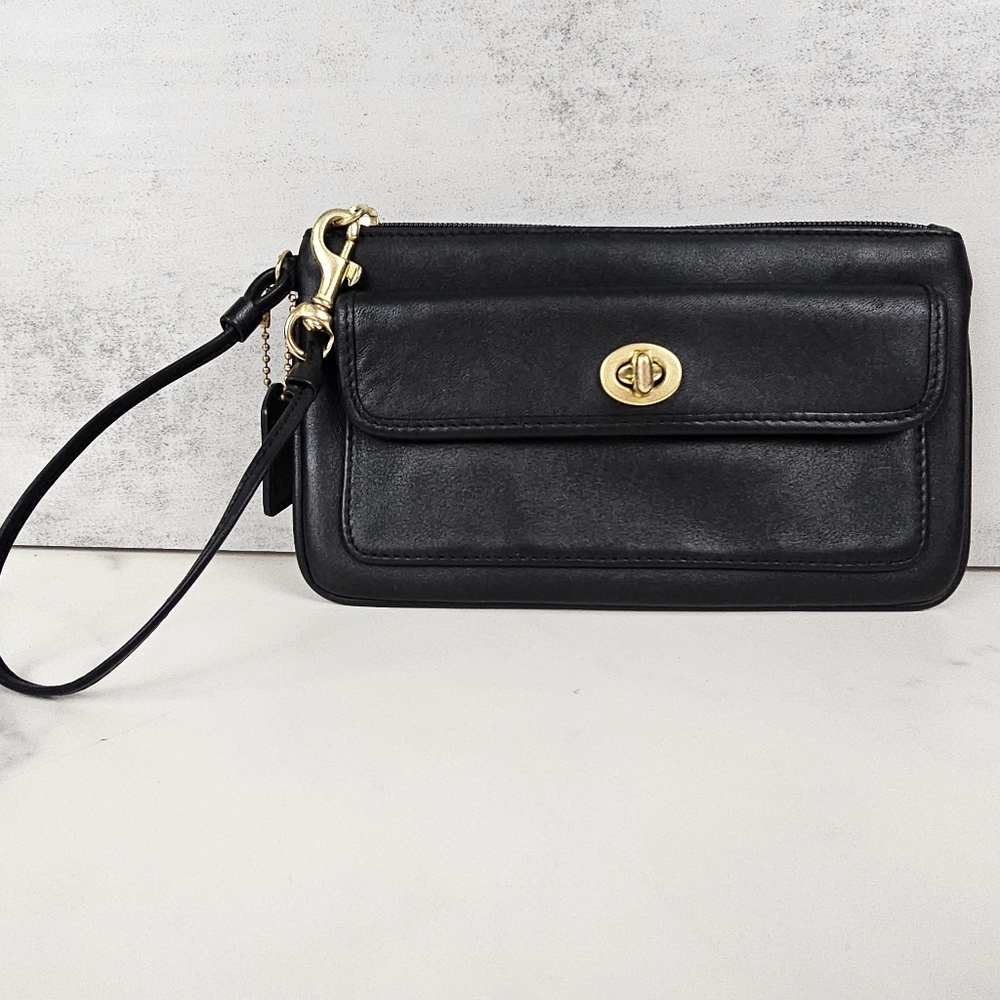 Coach Vintage Black All Leather Turnlock Wristlet Wallet